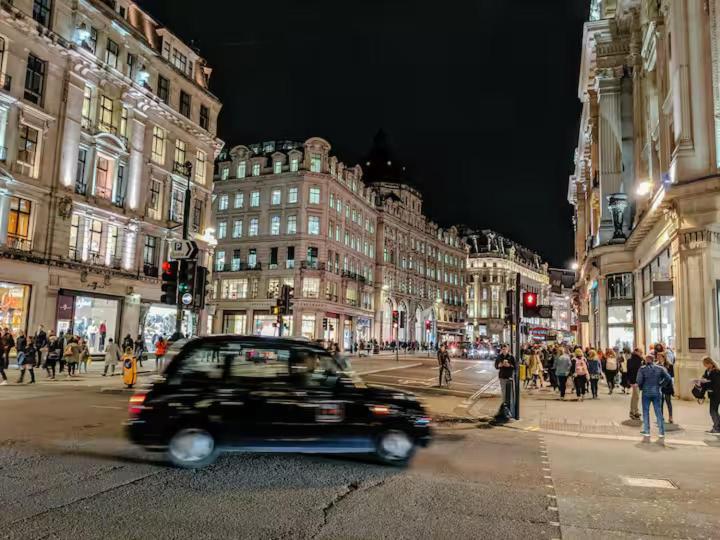 Off Oxford Circus! Large Unique Artist'S Family And Friends Home Λονδίνο Εξωτερικό φωτογραφία